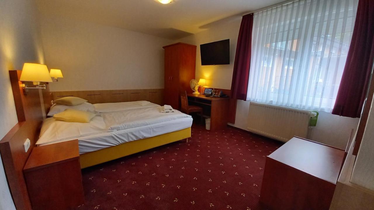 Kraeuterhotel & Restaurant Heidejaeger Mulmshorn Dış mekan fotoğraf