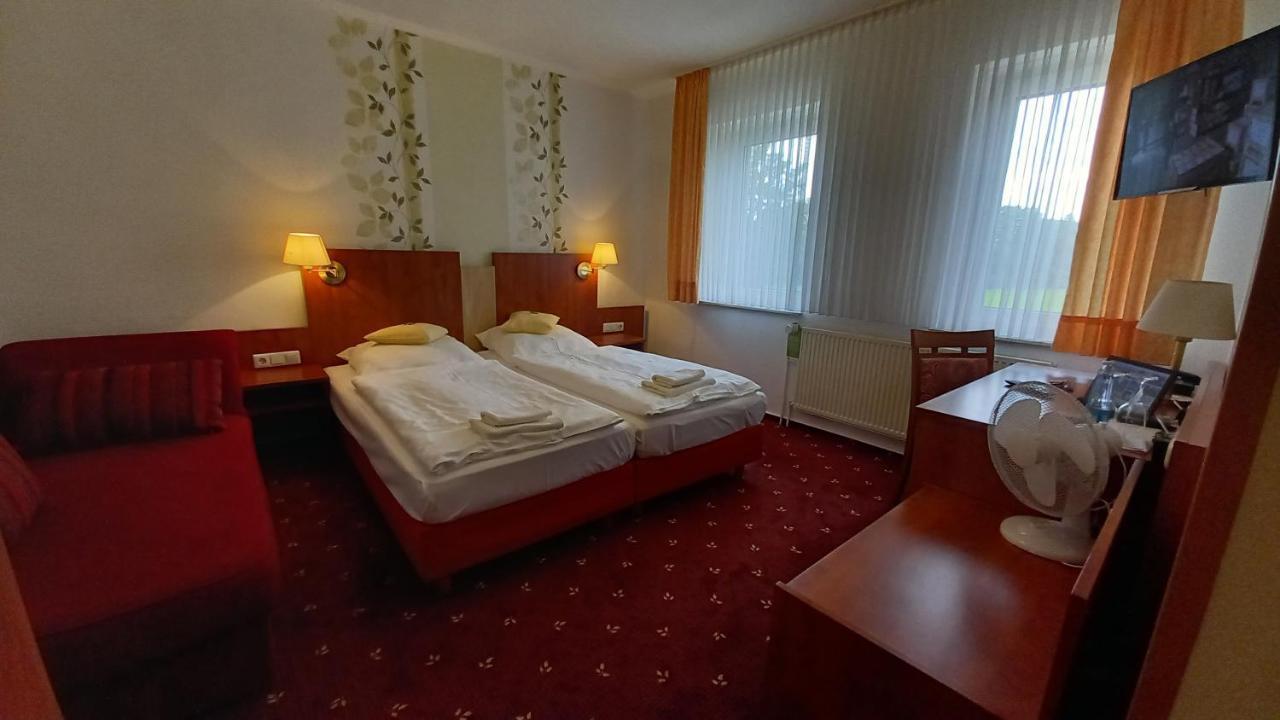 Kraeuterhotel & Restaurant Heidejaeger Mulmshorn Dış mekan fotoğraf