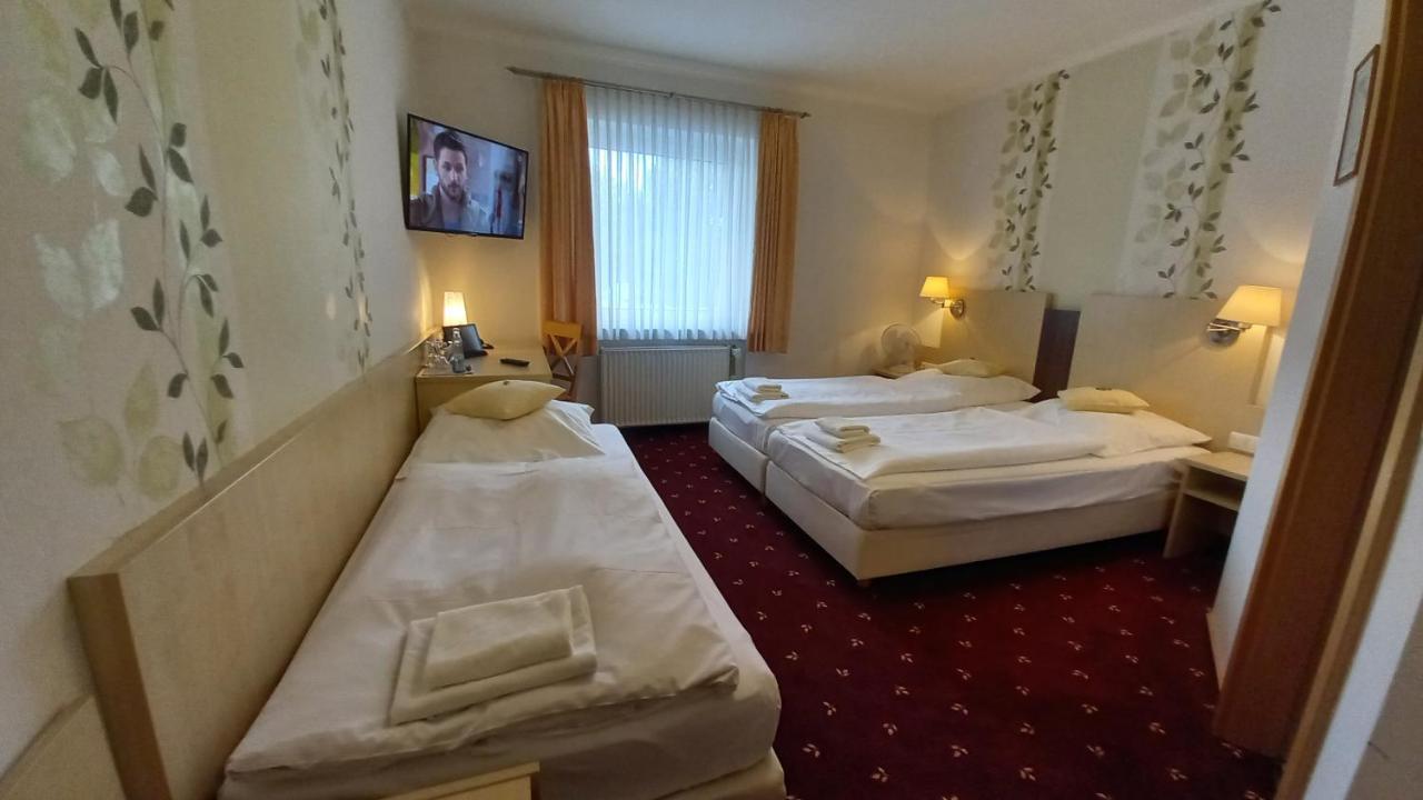 Kraeuterhotel & Restaurant Heidejaeger Mulmshorn Dış mekan fotoğraf