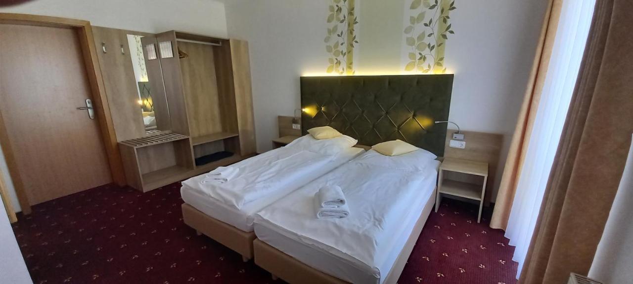 Kraeuterhotel & Restaurant Heidejaeger Mulmshorn Dış mekan fotoğraf