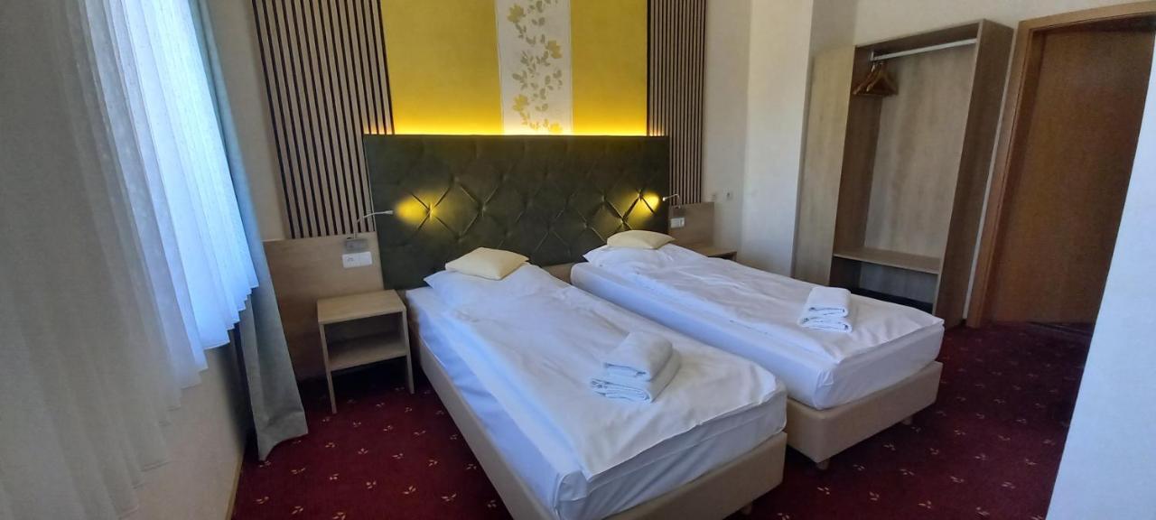 Kraeuterhotel & Restaurant Heidejaeger Mulmshorn Dış mekan fotoğraf