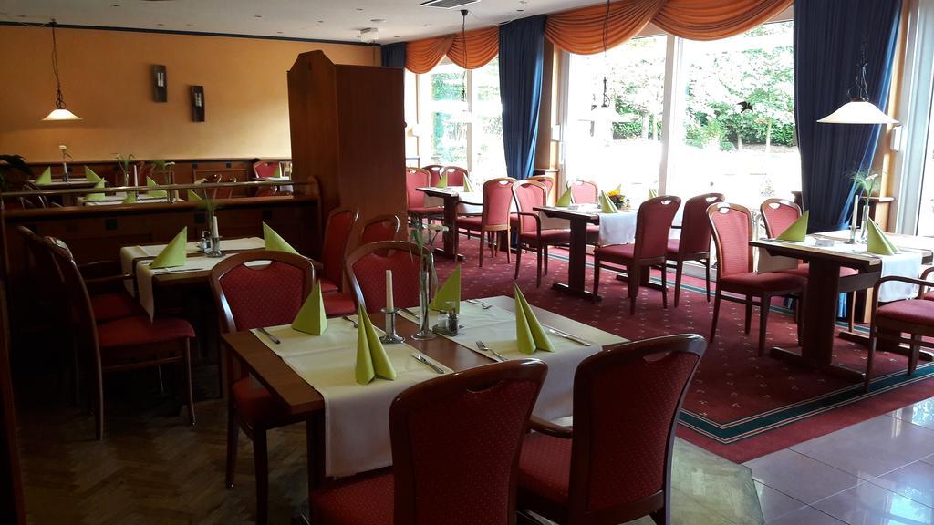 Kraeuterhotel & Restaurant Heidejaeger Mulmshorn Dış mekan fotoğraf