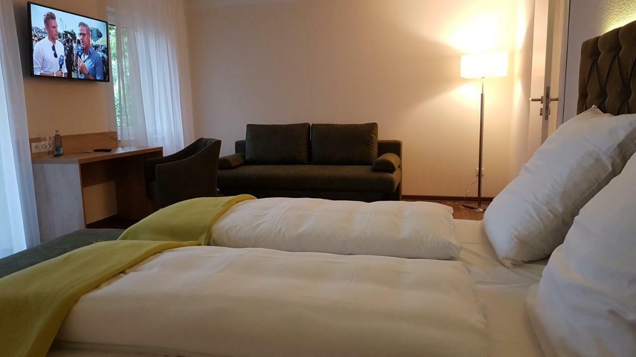 Kraeuterhotel & Restaurant Heidejaeger Mulmshorn Dış mekan fotoğraf